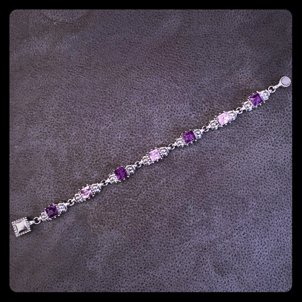 Magnetic clasp bracelet